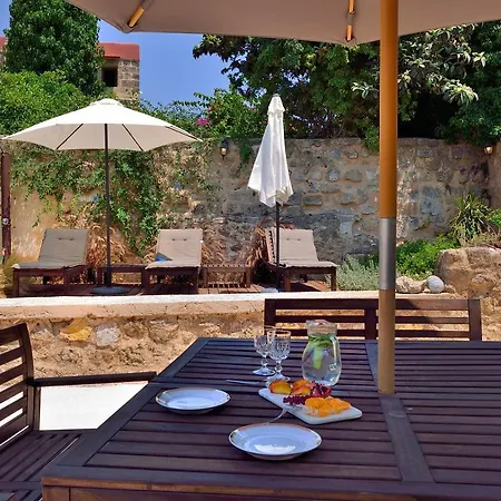 Villa Leon - House In Medieval Town With Spacious Courtyard Rhodes City Exterior foto
