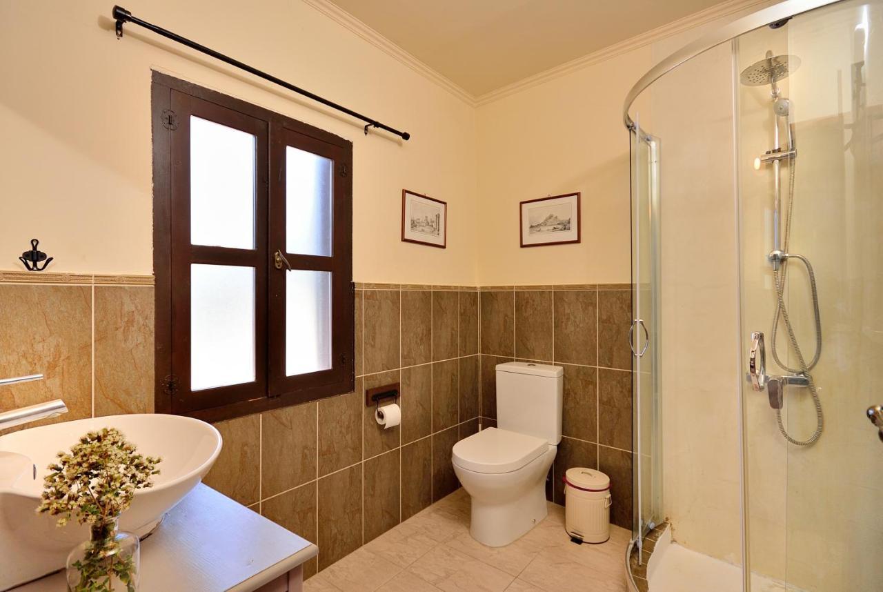 Leon - House In Medieval Town With Spacious Courtyard 別墅
